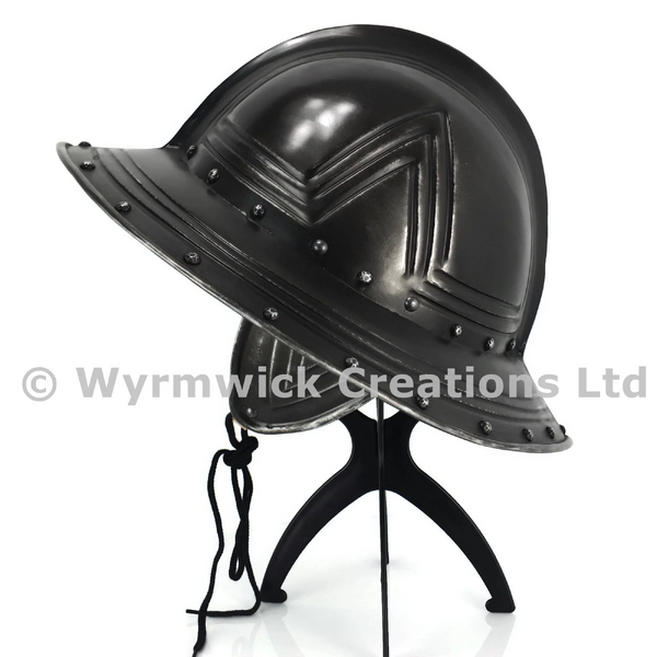File:Wyrmwick-creations-tower-helmet-1.webp