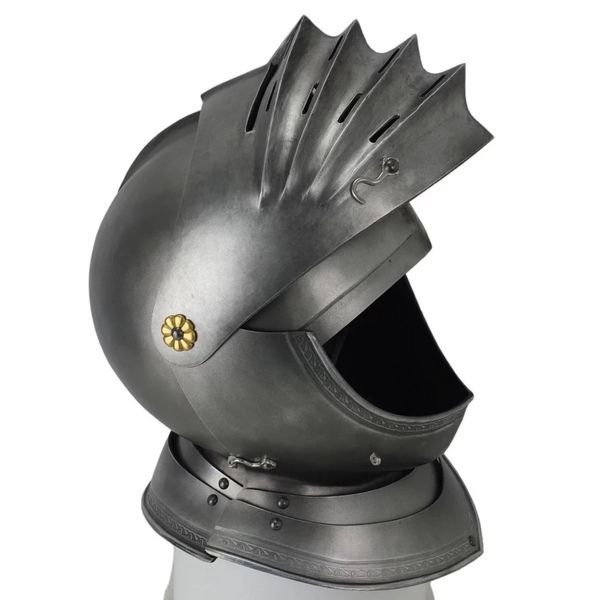 File:Bellows-visored-close-helm-5-photoroom.webp